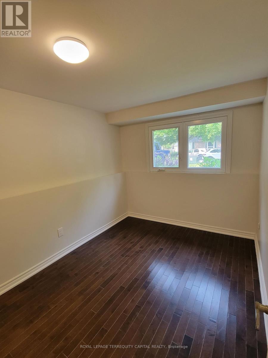 Lower - 20 Mowat Crescent, Barrie, ON - Indoor Photo Showing Other Room