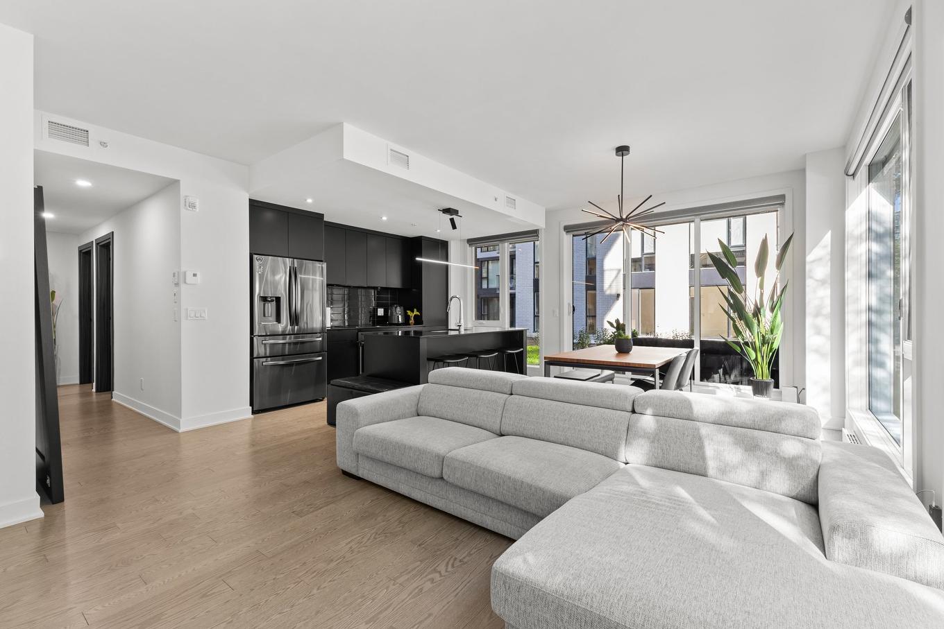 Salon - 118B-1400 Rue Ottawa, Montréal (Le Sud-Ouest), QC - Indoor Photo Showing Living Room