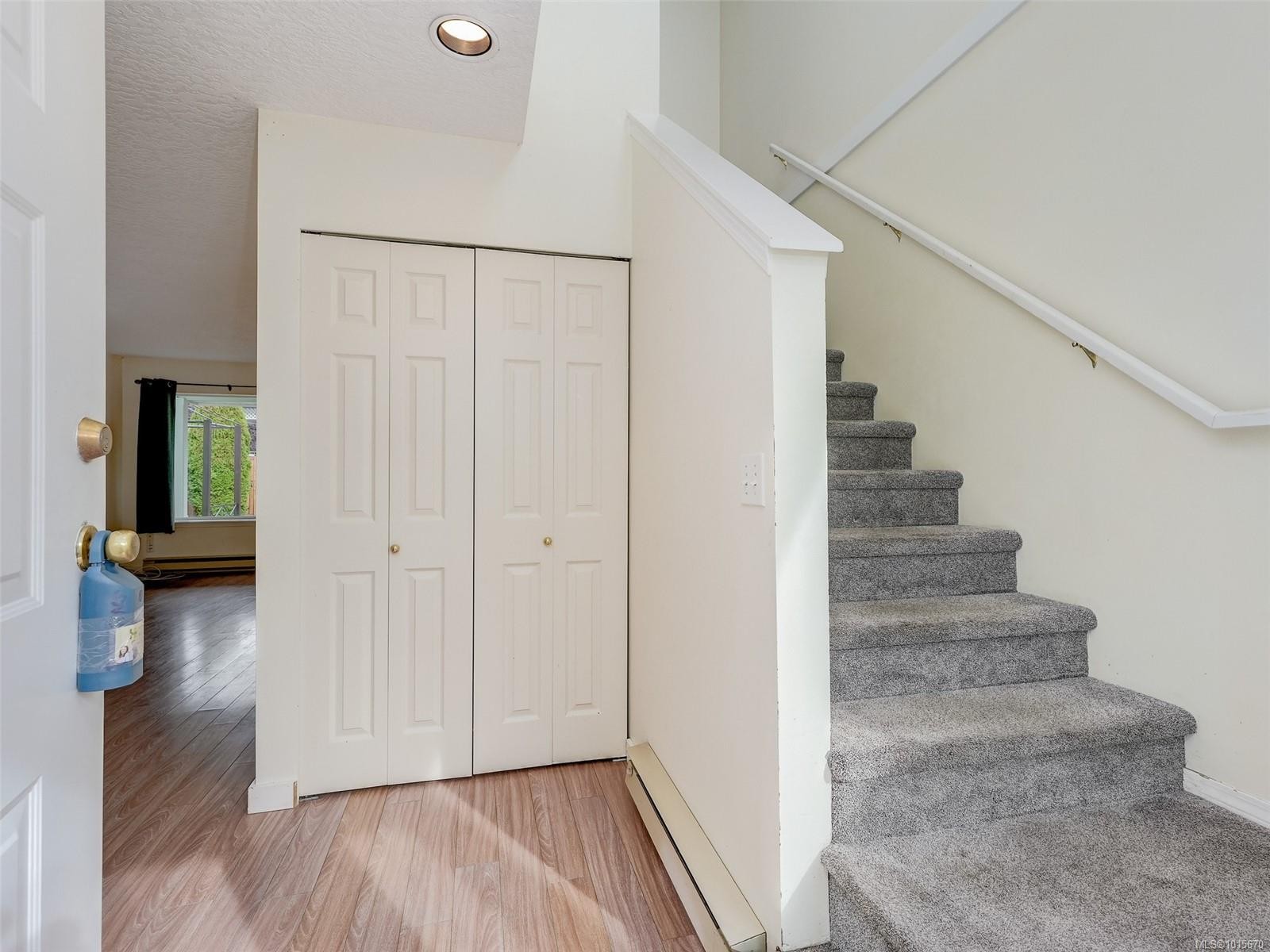 6-1441 Hillside Ave, Victoria, BC