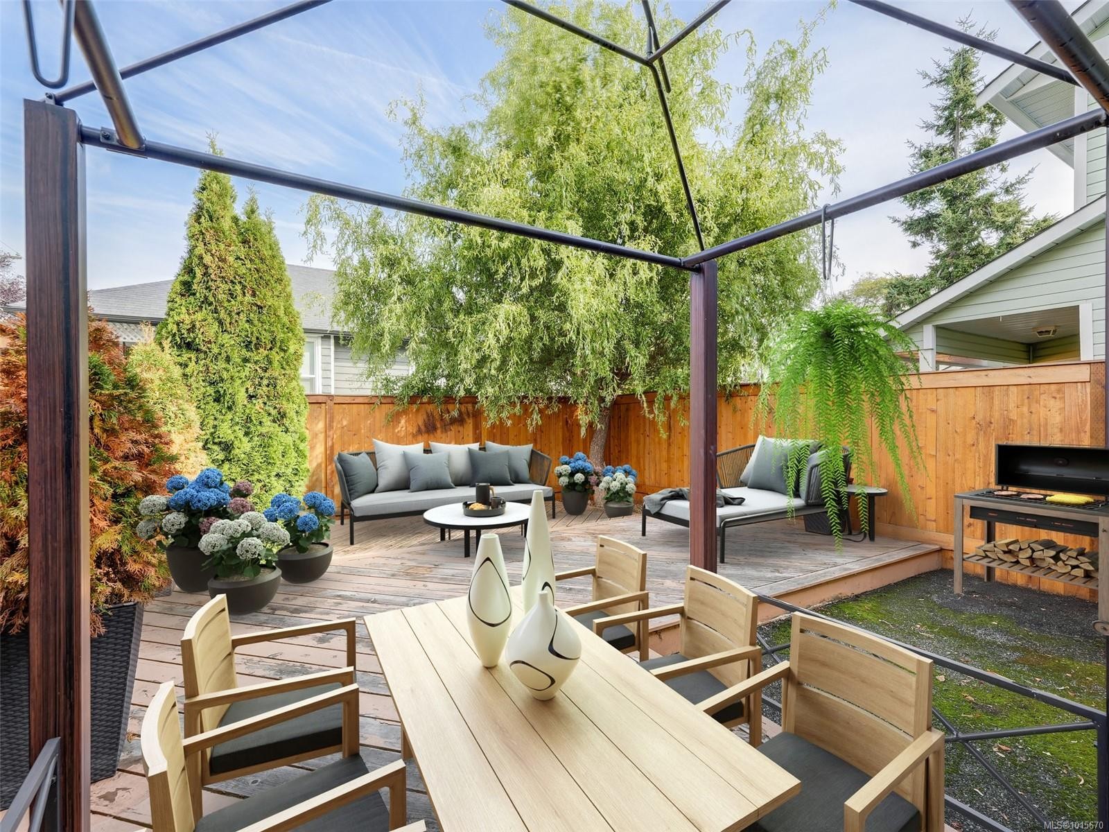 6-1441 Hillside Ave, Victoria, BC