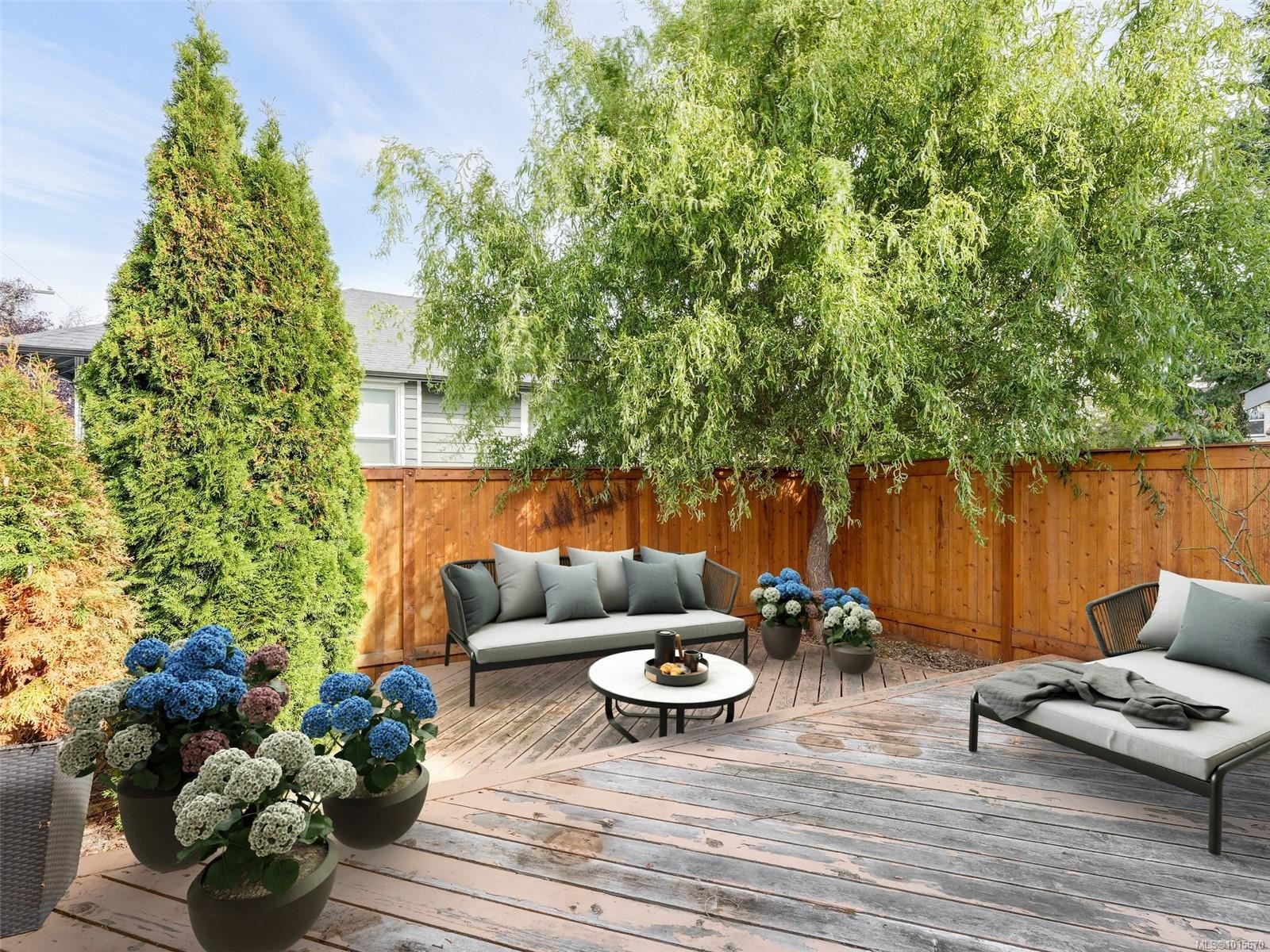 6-1441 Hillside Ave, Victoria, BC