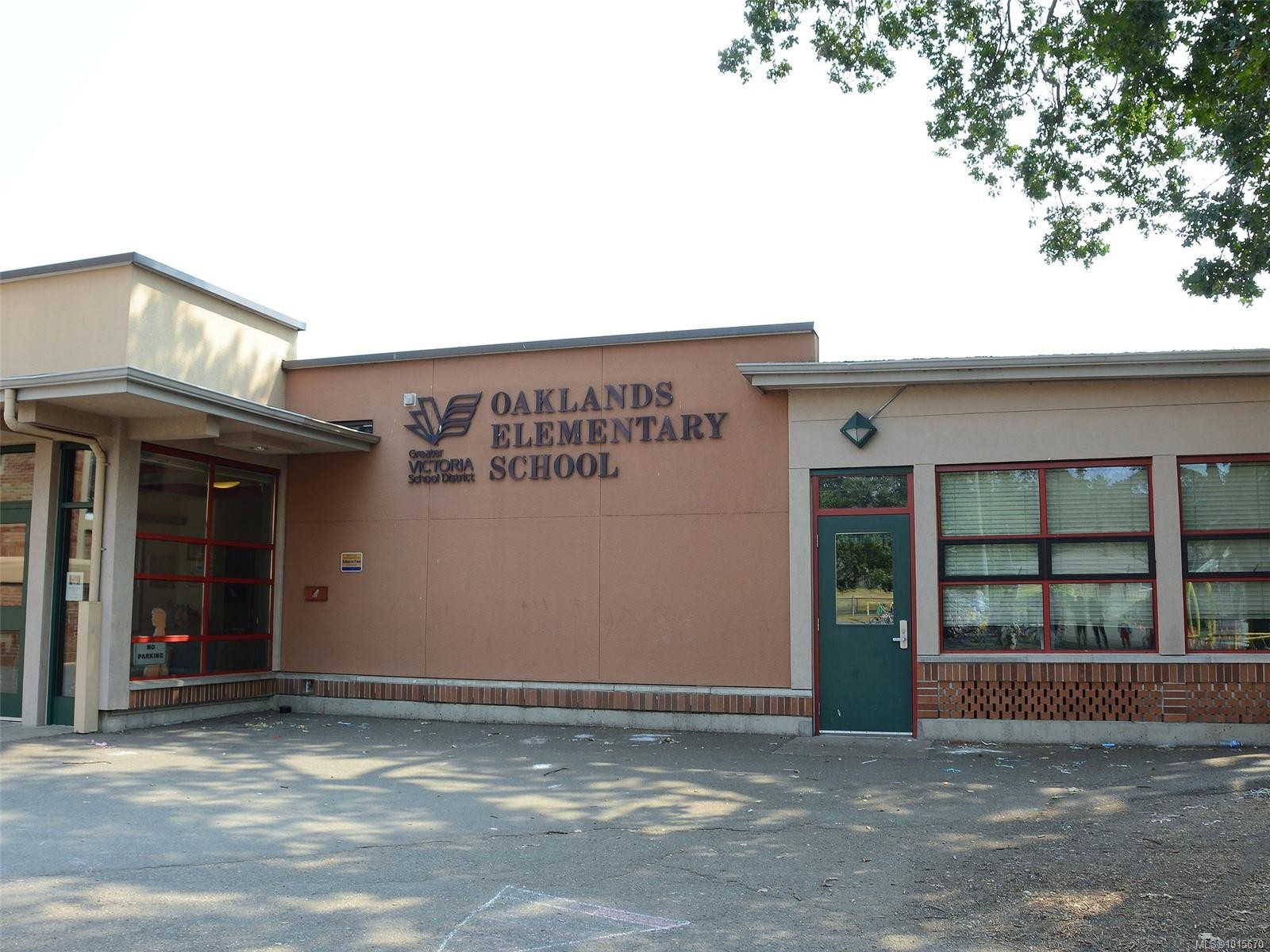 6-1441 Hillside Ave, Victoria, BC