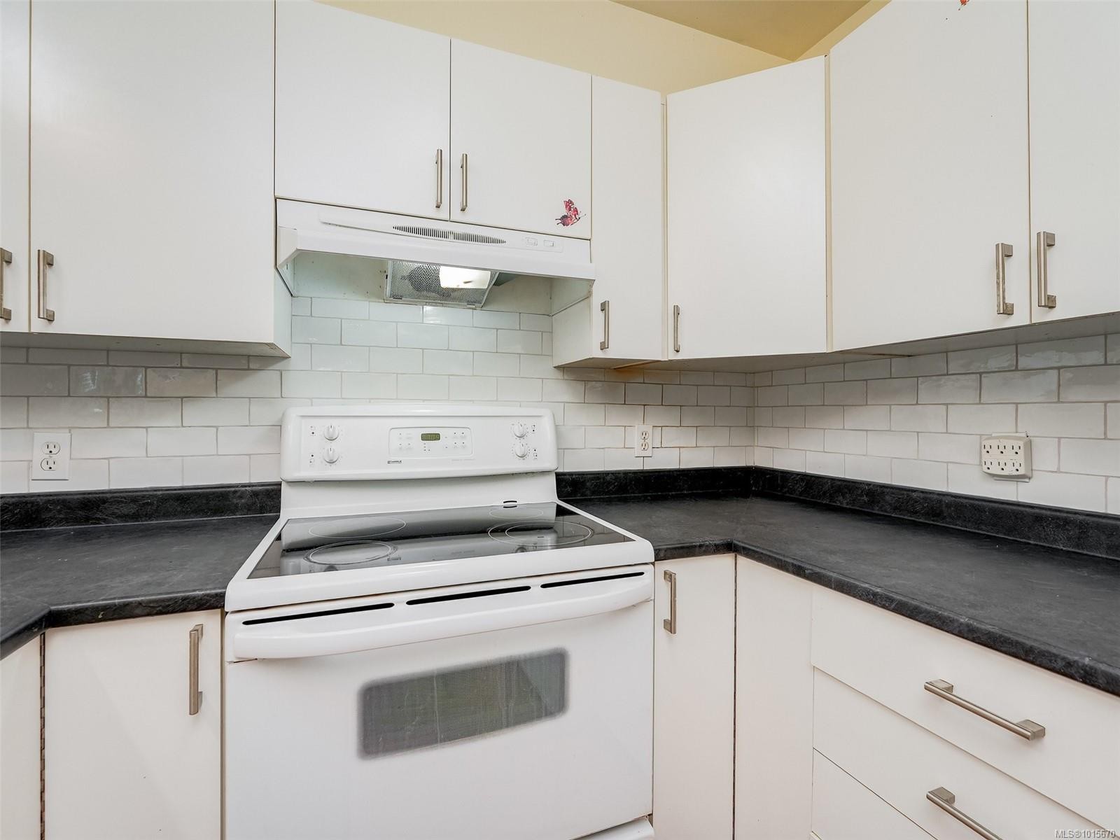 6-1441 Hillside Ave, Victoria, BC