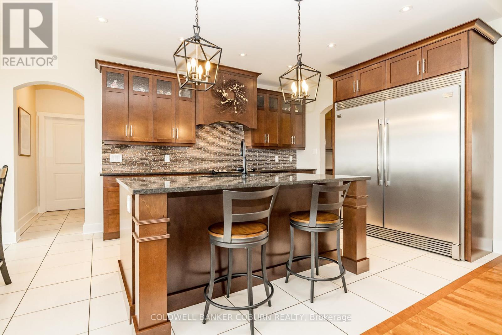 270 West Lake Circle, Ottawa, ON - Indoor