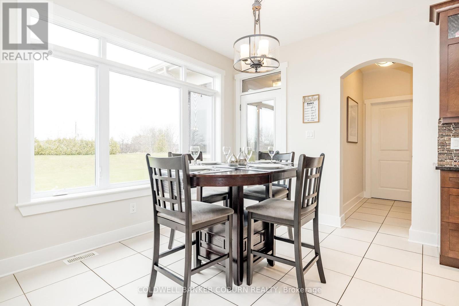 270 West Lake Circle, Ottawa, ON - Indoor Photo Showing Dining Room