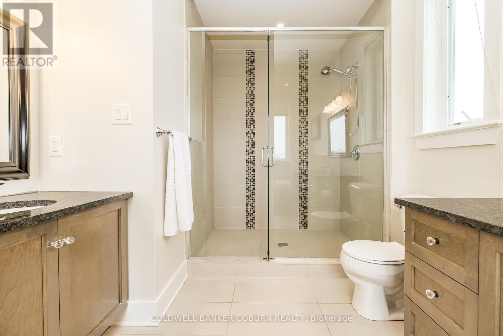 270 West Lake Circle, Ottawa, ON - Indoor Photo Showing Bathroom