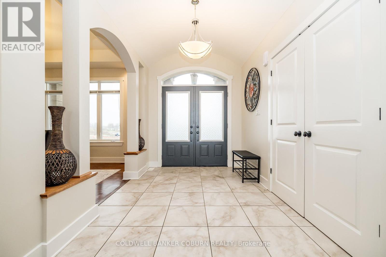 270 West Lake Circle, Ottawa, ON - Indoor Photo Showing Other Room