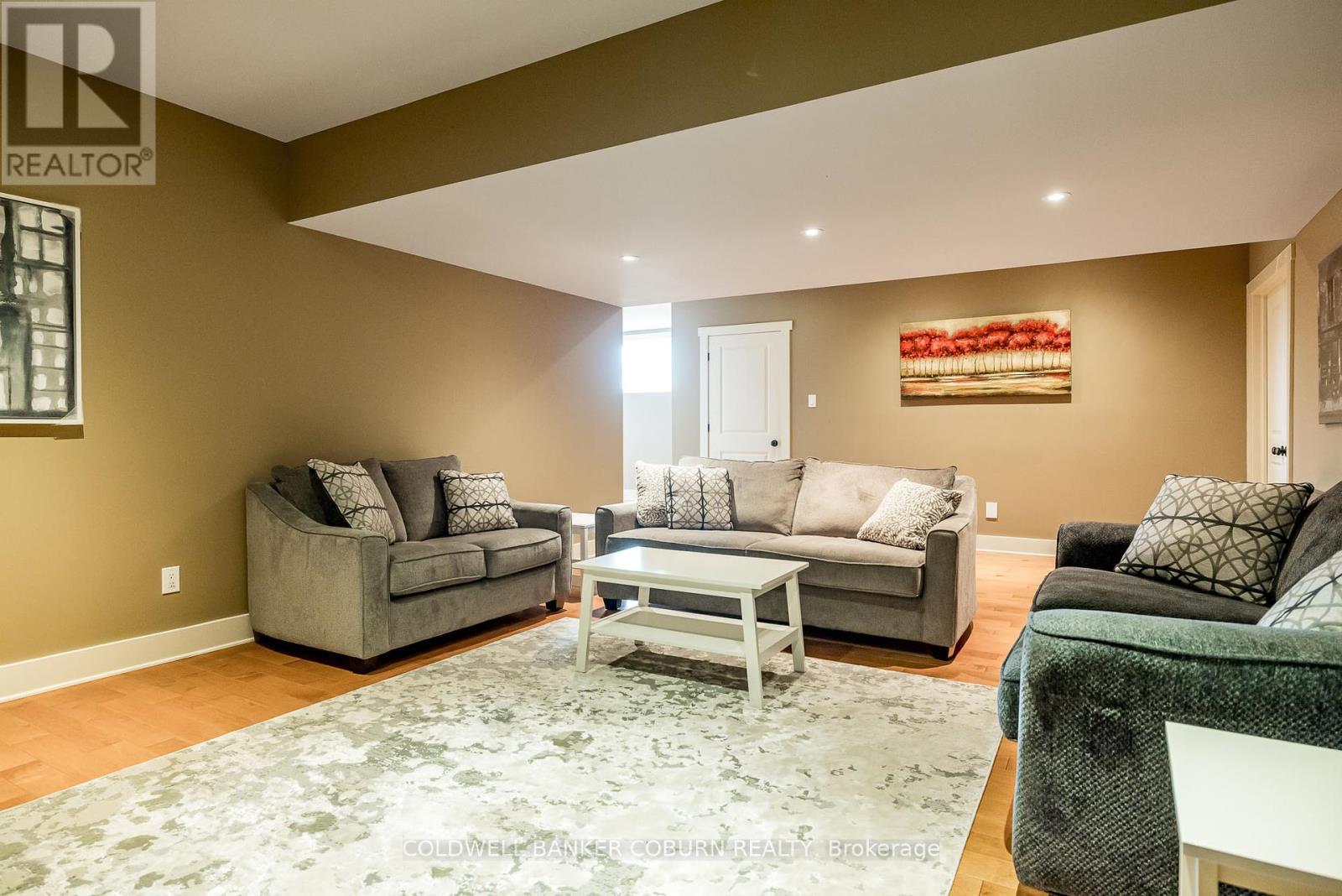 270 West Lake Circle, Ottawa, ON - Indoor