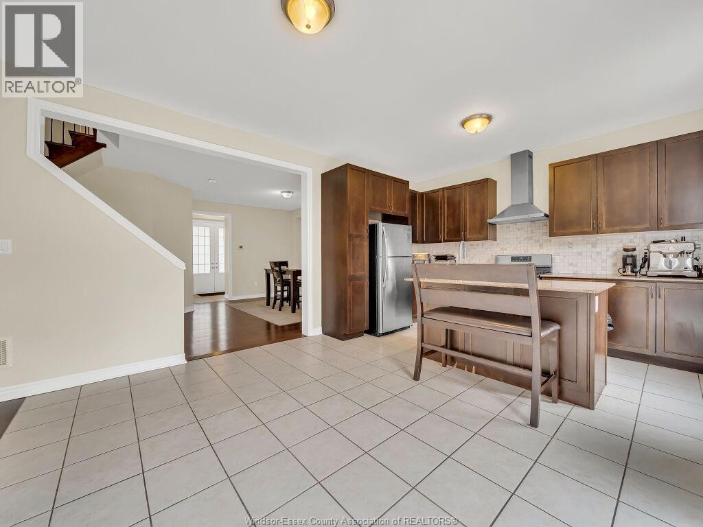 51 Merrybrook Trail, Brampton, ON - Indoor Photo Showing Kitchen