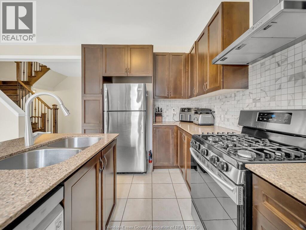 51 Merrybrook Trail, Brampton, ON - Indoor Photo Showing Kitchen With Stainless Steel Kitchen With Double Sink