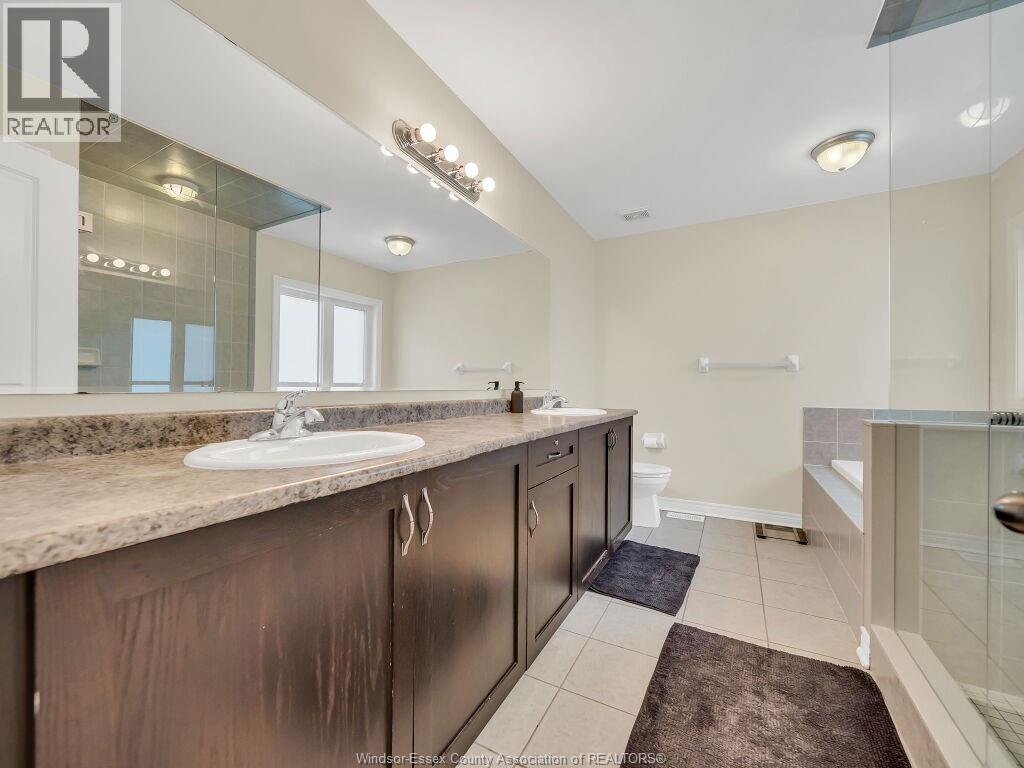 51 Merrybrook Trail, Brampton, ON - Indoor Photo Showing Bathroom