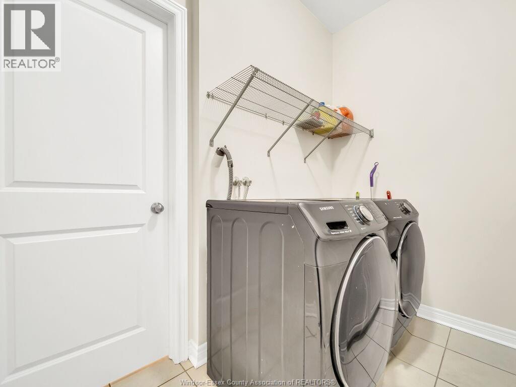 51 Merrybrook Trail, Brampton, ON - Indoor Photo Showing Laundry Room