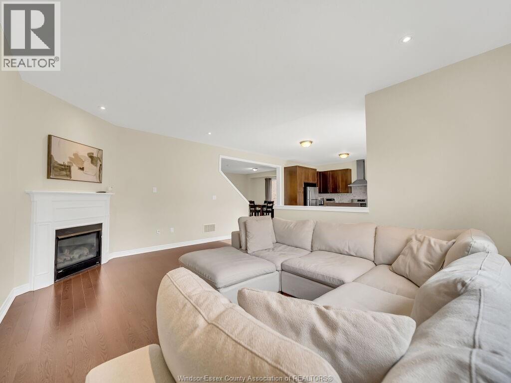 51 Merrybrook Trail, Brampton, ON - Indoor Photo Showing Living Room With Fireplace