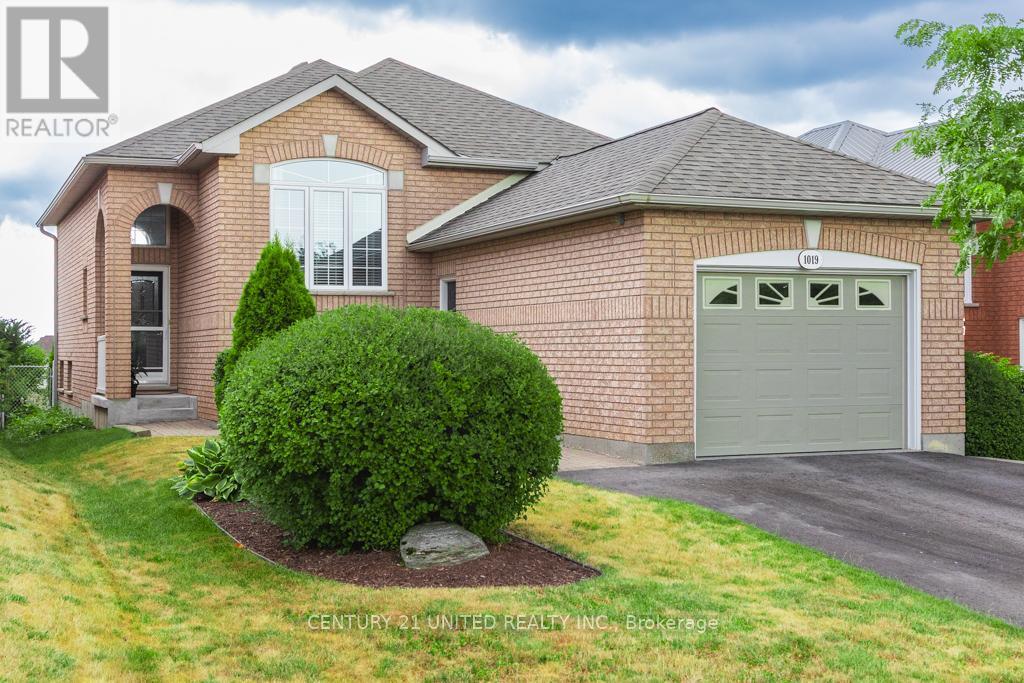 1019 Baker Street, Peterborough (Northcrest Ward 5), ON - Outdoor