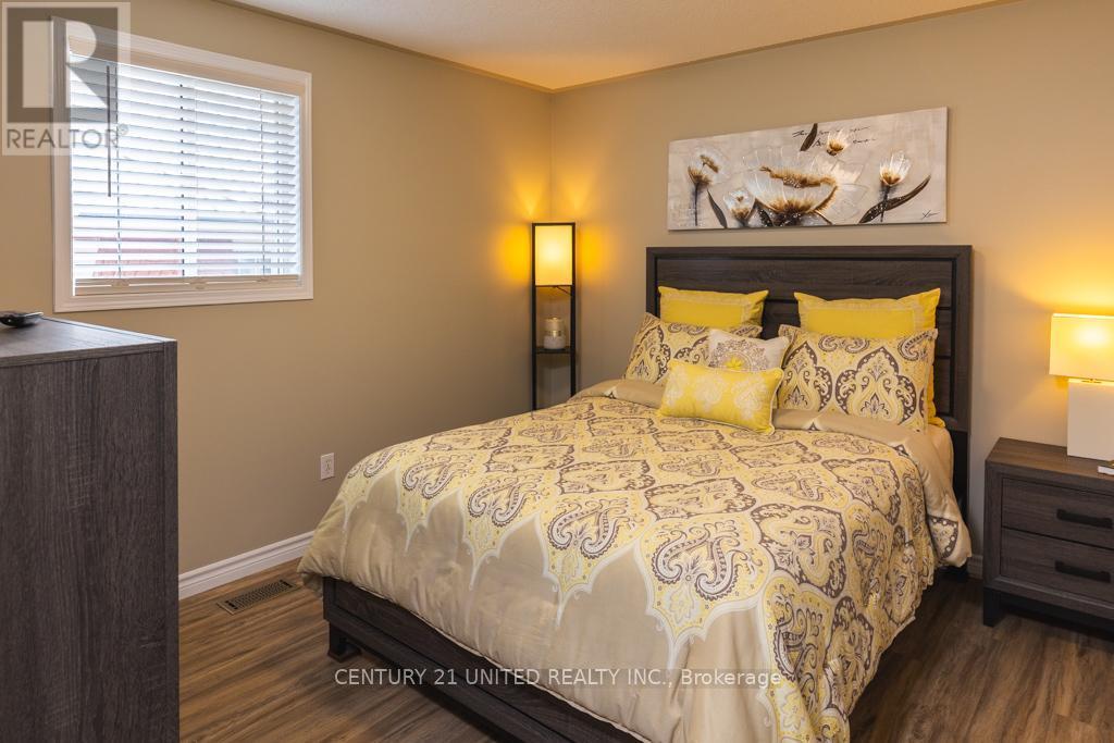 1019 Baker Street, Peterborough (Northcrest Ward 5), ON - Indoor Photo Showing Bedroom