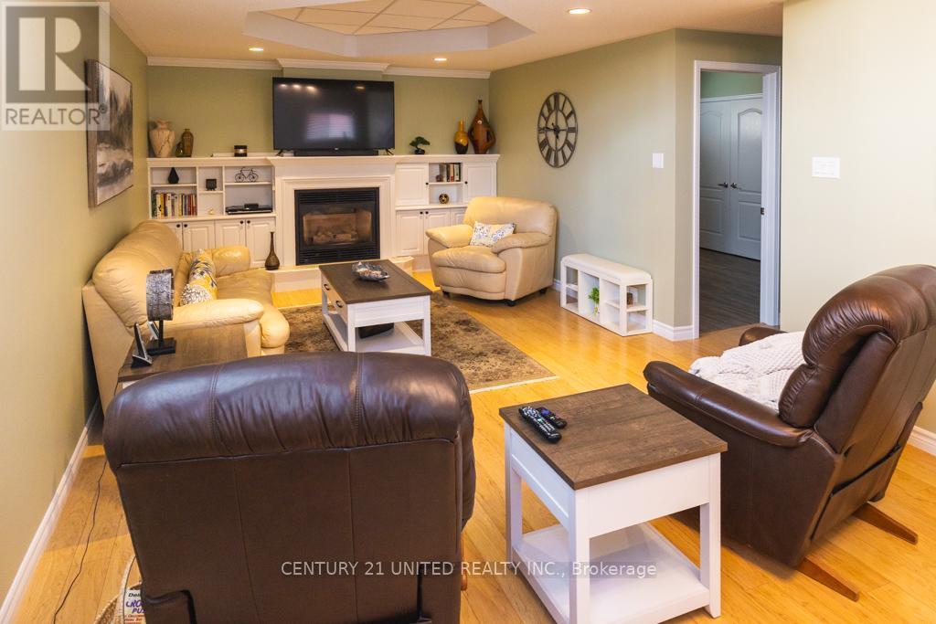 1019 Baker Street, Peterborough (Northcrest Ward 5), ON - Indoor Photo Showing Other Room With Fireplace