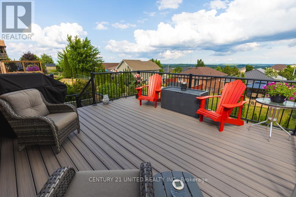 1019 Baker Street, Peterborough (Northcrest Ward 5), ON - Outdoor With Deck Patio Veranda