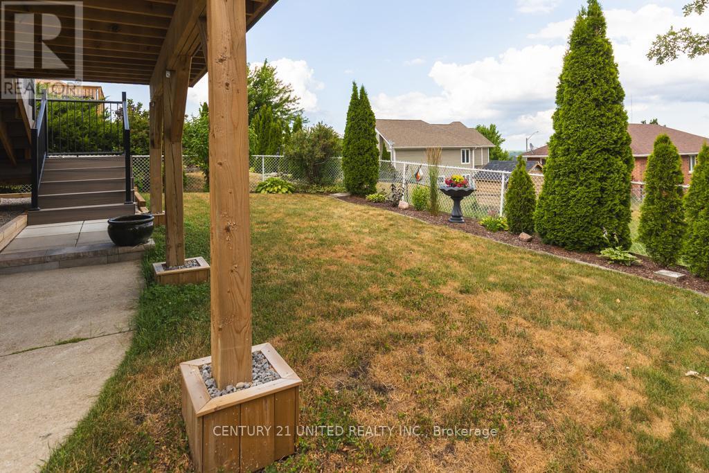 1019 Baker Street, Peterborough (Northcrest Ward 5), ON - Outdoor