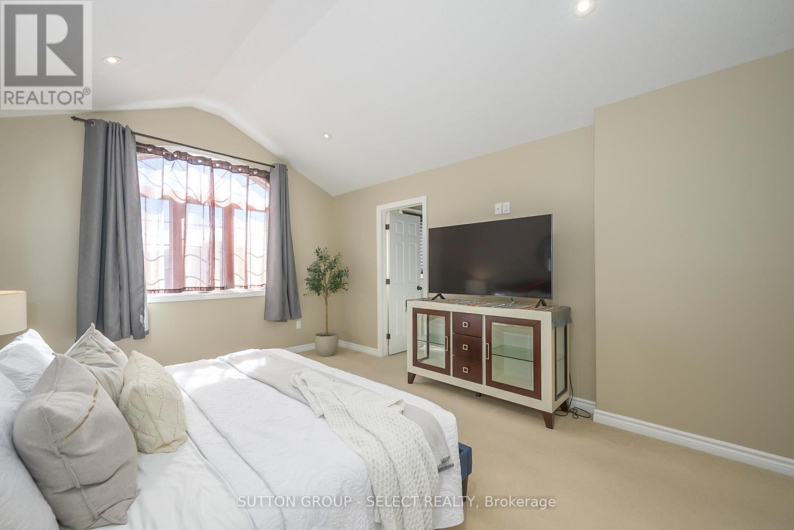 1849 Devos Drive, London North (North C), ON - Indoor Photo Showing Bedroom