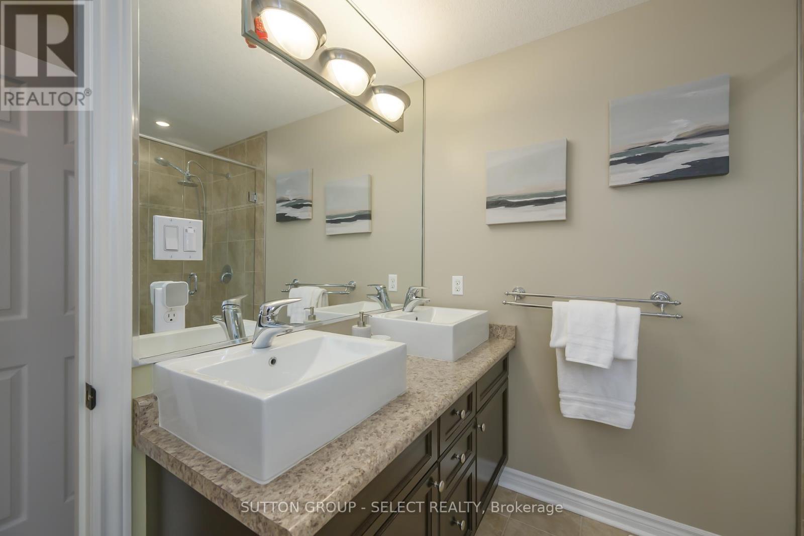 1849 Devos Drive, London North (North C), ON - Indoor Photo Showing Bathroom