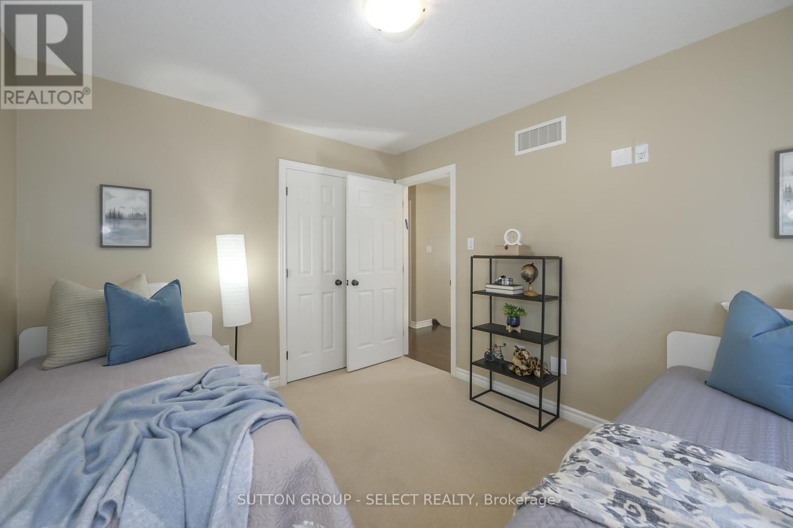 1849 Devos Drive, London North (North C), ON - Indoor Photo Showing Bedroom