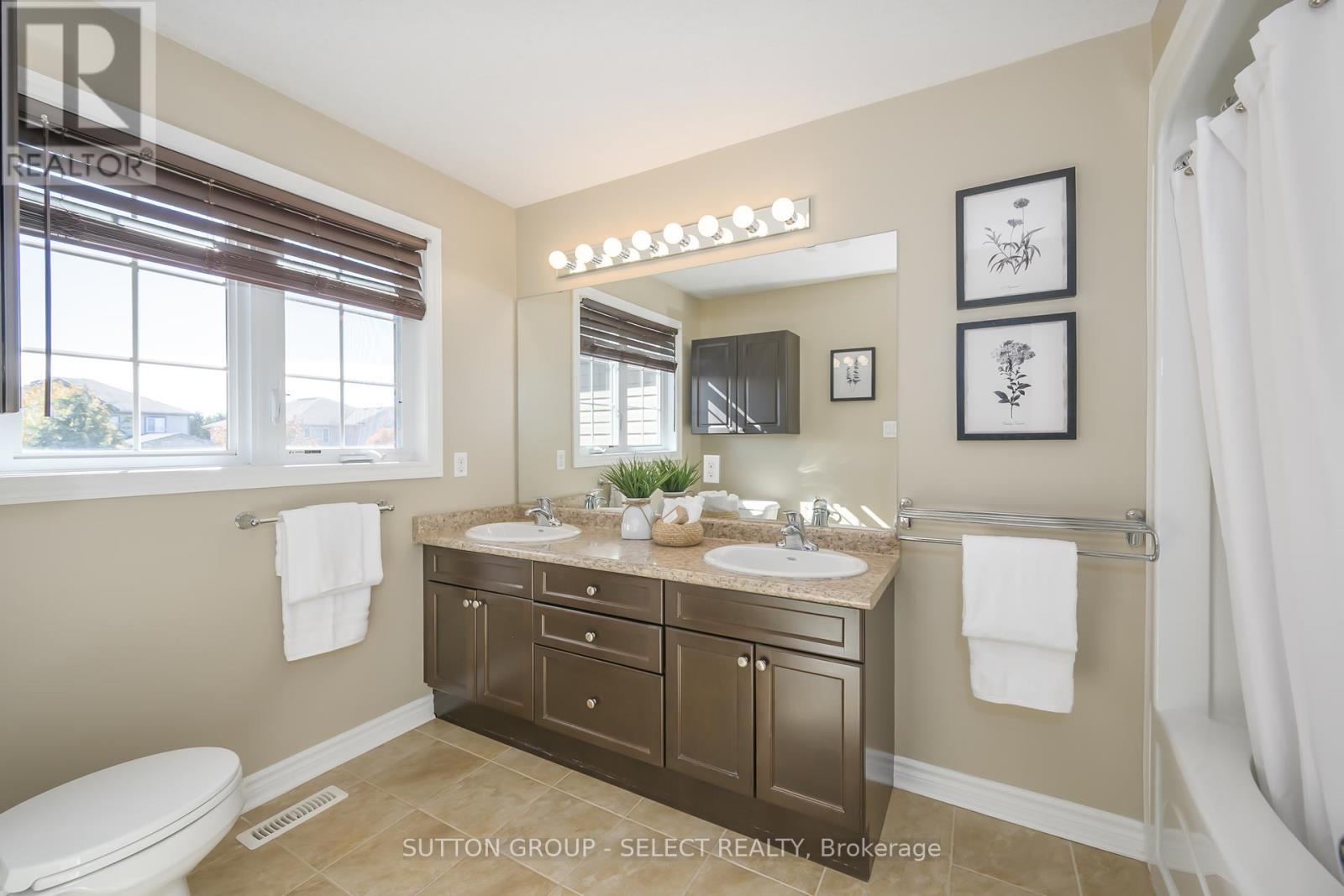 1849 Devos Drive, London North (North C), ON - Indoor Photo Showing Bathroom