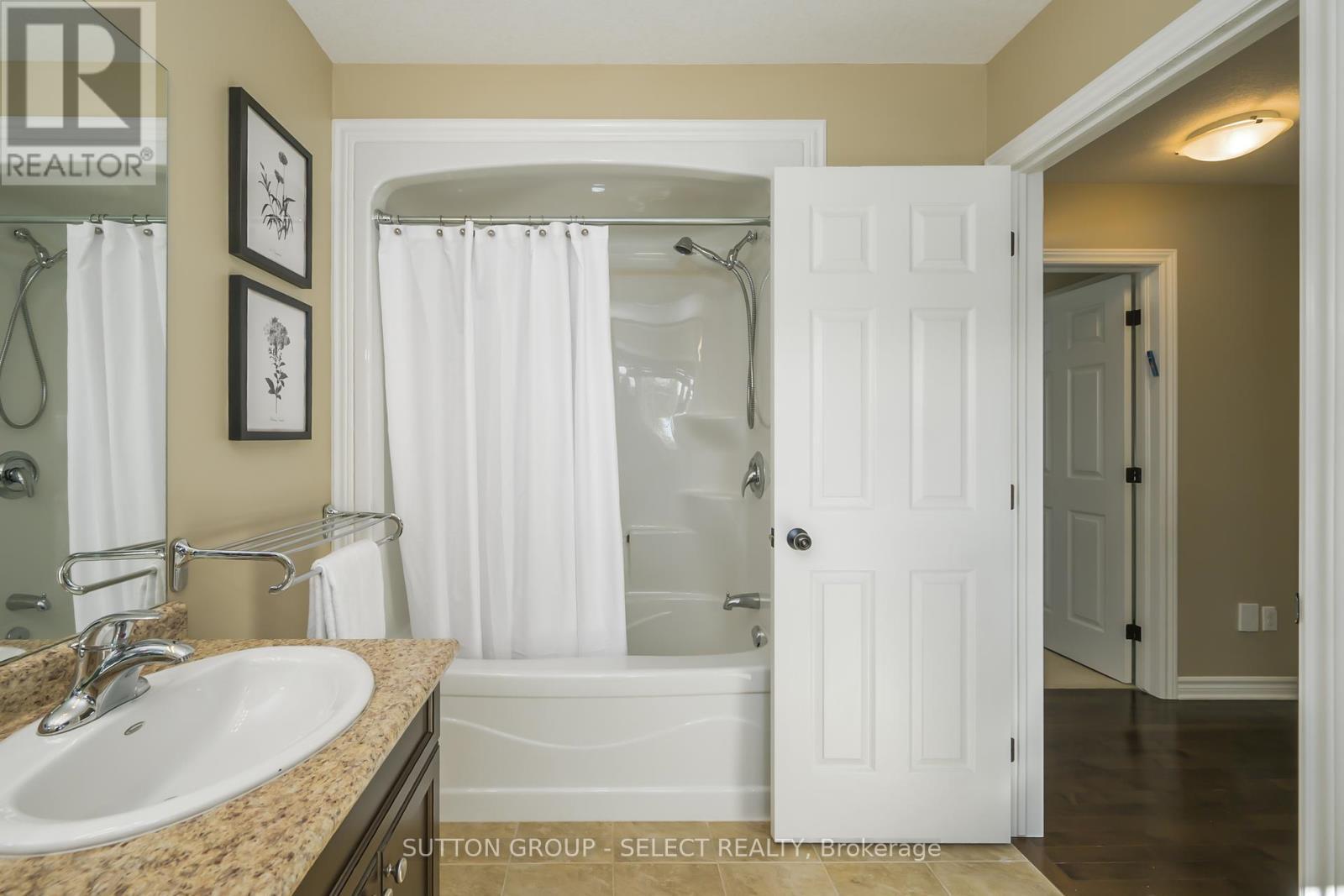 1849 Devos Drive, London North (North C), ON - Indoor Photo Showing Bathroom