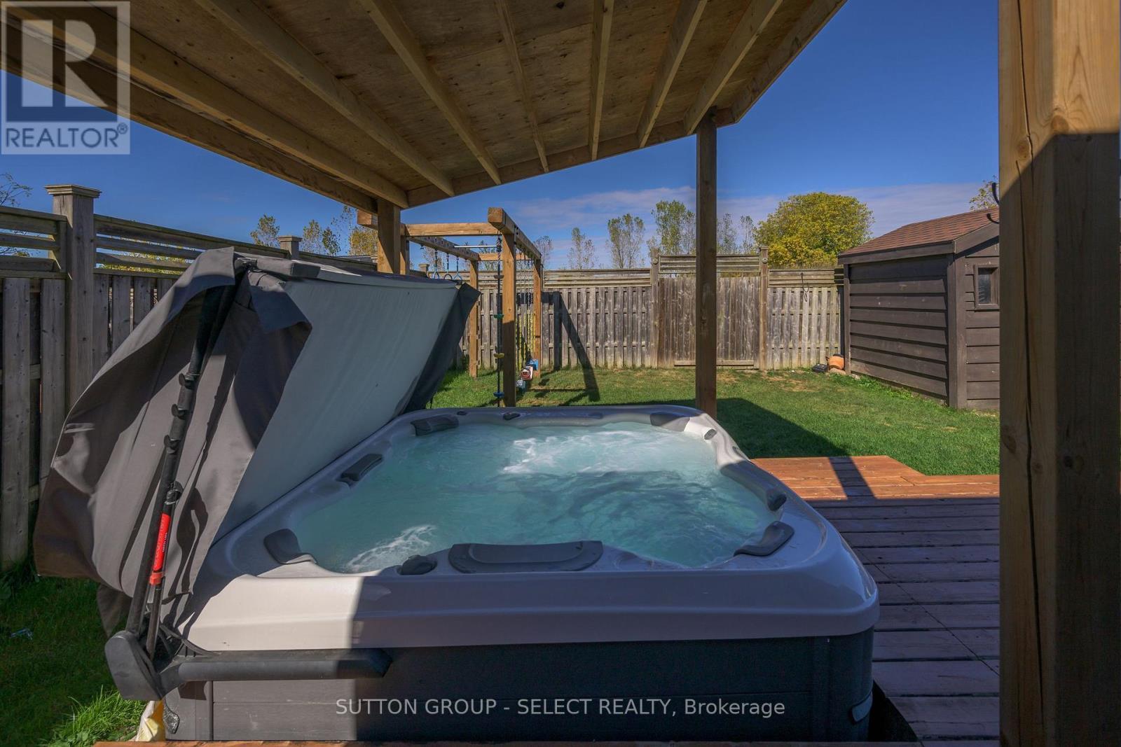 1849 Devos Drive, London North (North C), ON - Outdoor With Exterior