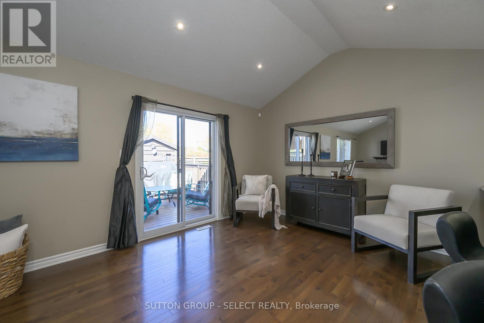 1849 Devos Drive, London North (North C), ON - Indoor