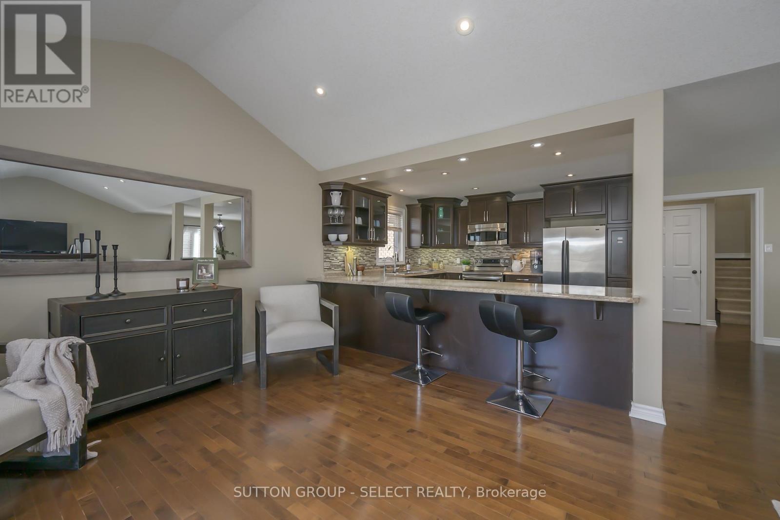 1849 Devos Drive, London North (North C), ON - Indoor Photo Showing Kitchen