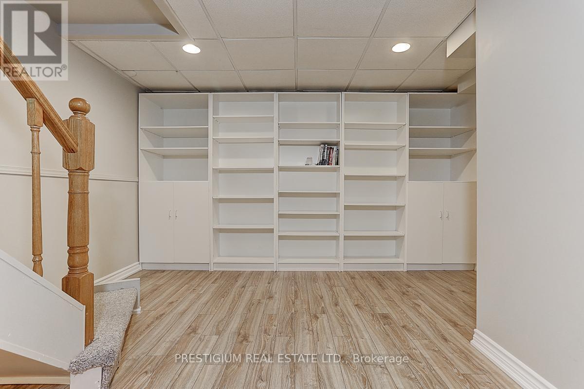 61 Addington Square, Markham, ON - Indoor Photo Showing Other Room