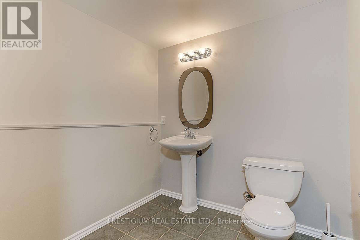 61 Addington Square, Markham, ON - Indoor Photo Showing Bathroom