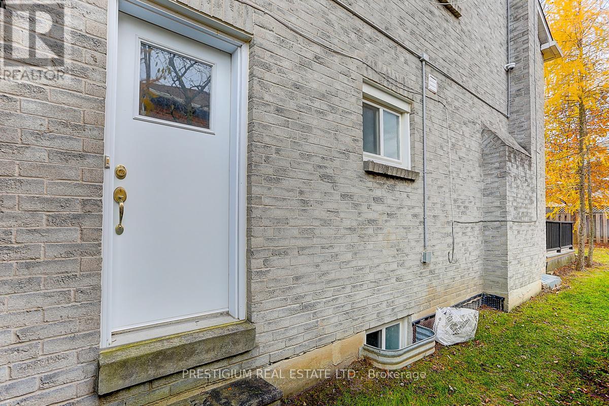 61 Addington Square, Markham, ON - Outdoor With Exterior