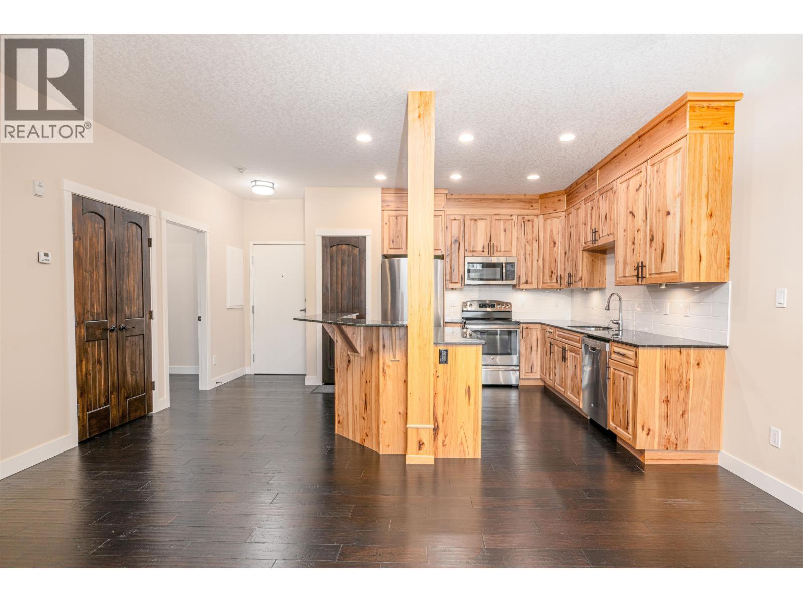 304 4251 Guest Crescent, Prince George, BC - Indoor Photo Showing Kitchen With Stainless Steel Kitchen