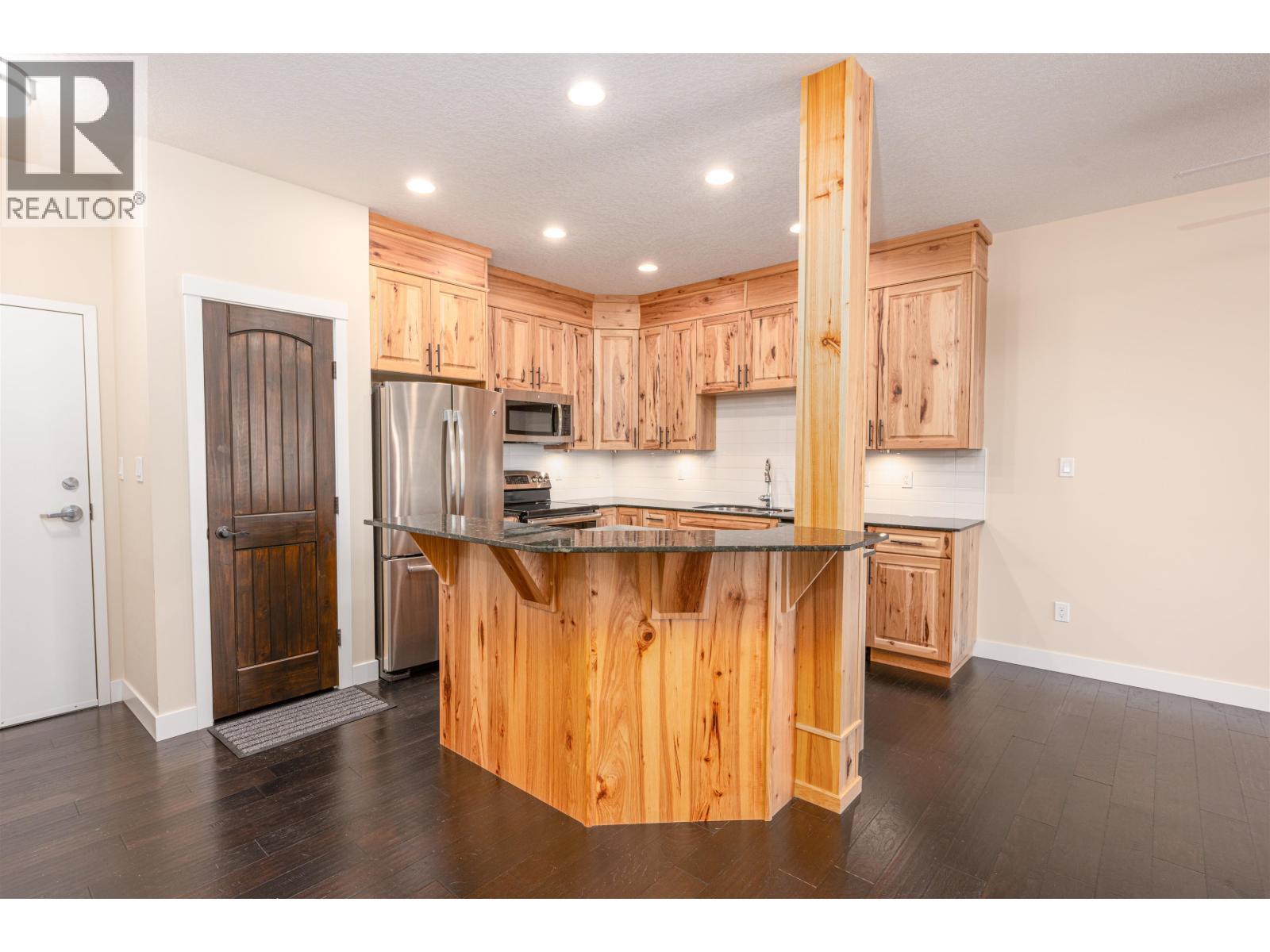 304 4251 Guest Crescent, Prince George, BC - Indoor Photo Showing Kitchen With Stainless Steel Kitchen