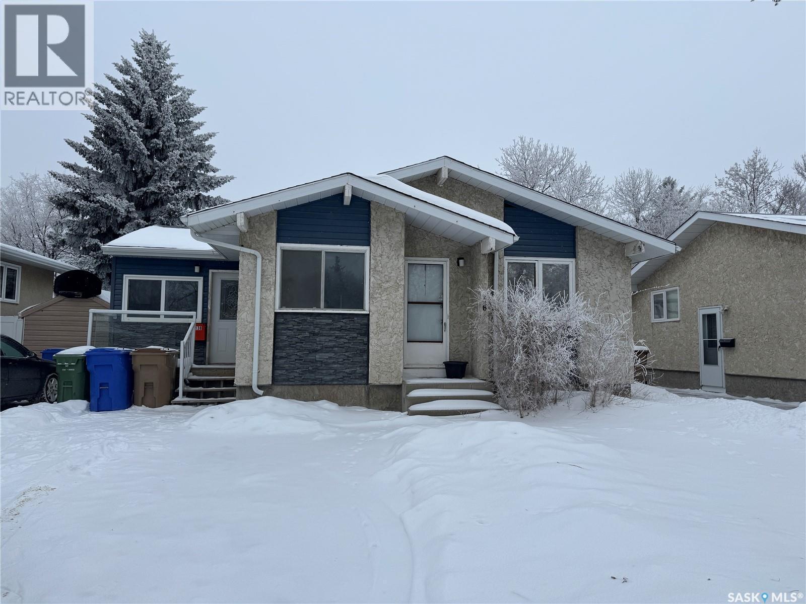 138 Thomson Avenue, Regina, SK - Outdoor With Facade