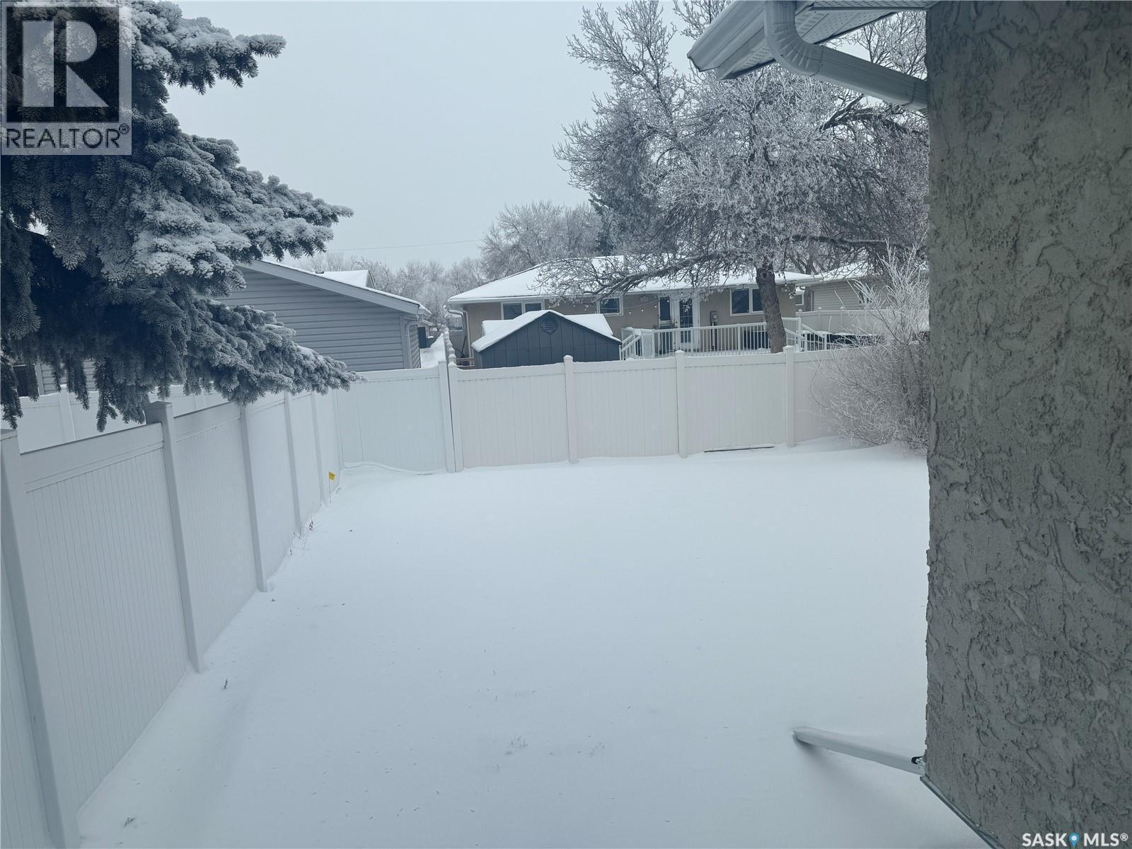 138 Thomson Avenue, Regina, SK - Outdoor