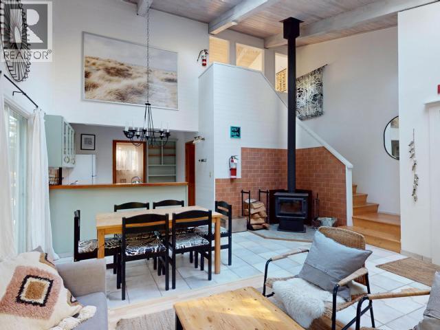 2742 Vancouver Blvd, Savary Island, BC - Indoor Photo Showing Living Room With Fireplace