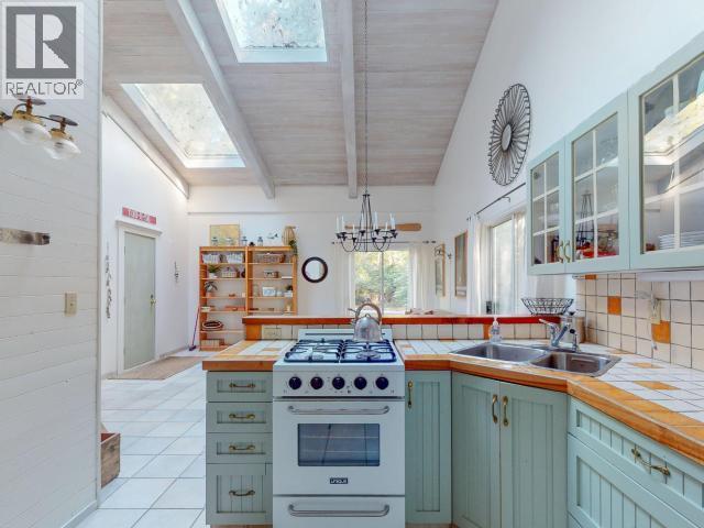 2742 Vancouver Blvd, Savary Island, BC - Indoor Photo Showing Kitchen With Double Sink
