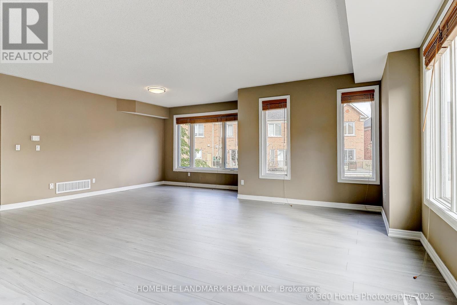 189 Leitchcroft Crescent, Markham, ON - Indoor Photo Showing Other Room