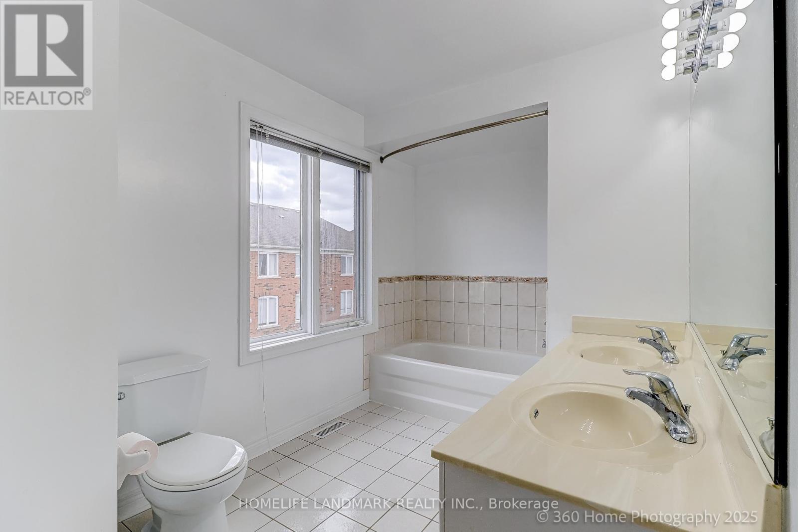 189 Leitchcroft Crescent, Markham, ON - Indoor Photo Showing Bathroom