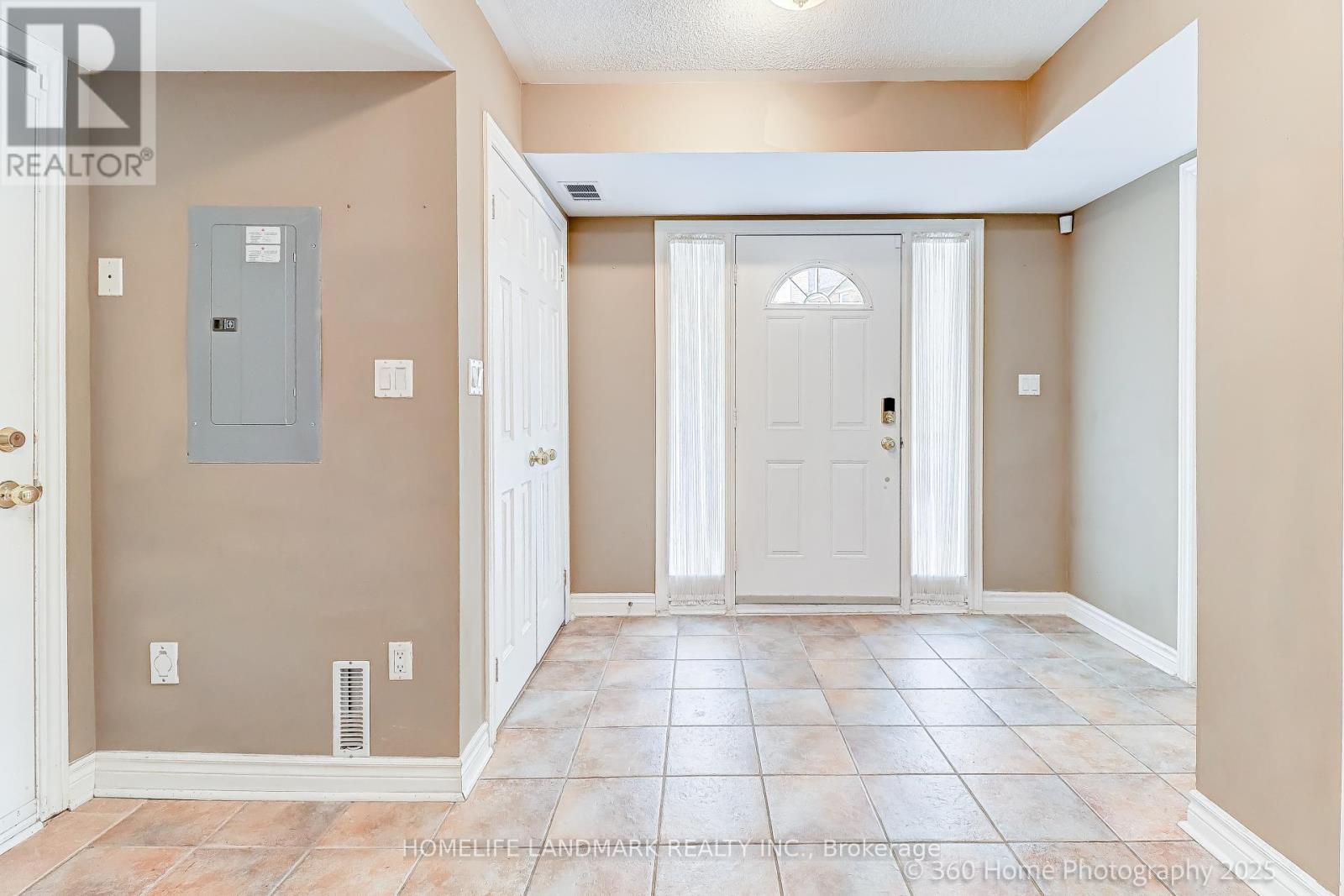 189 Leitchcroft Crescent, Markham, ON - Indoor Photo Showing Other Room