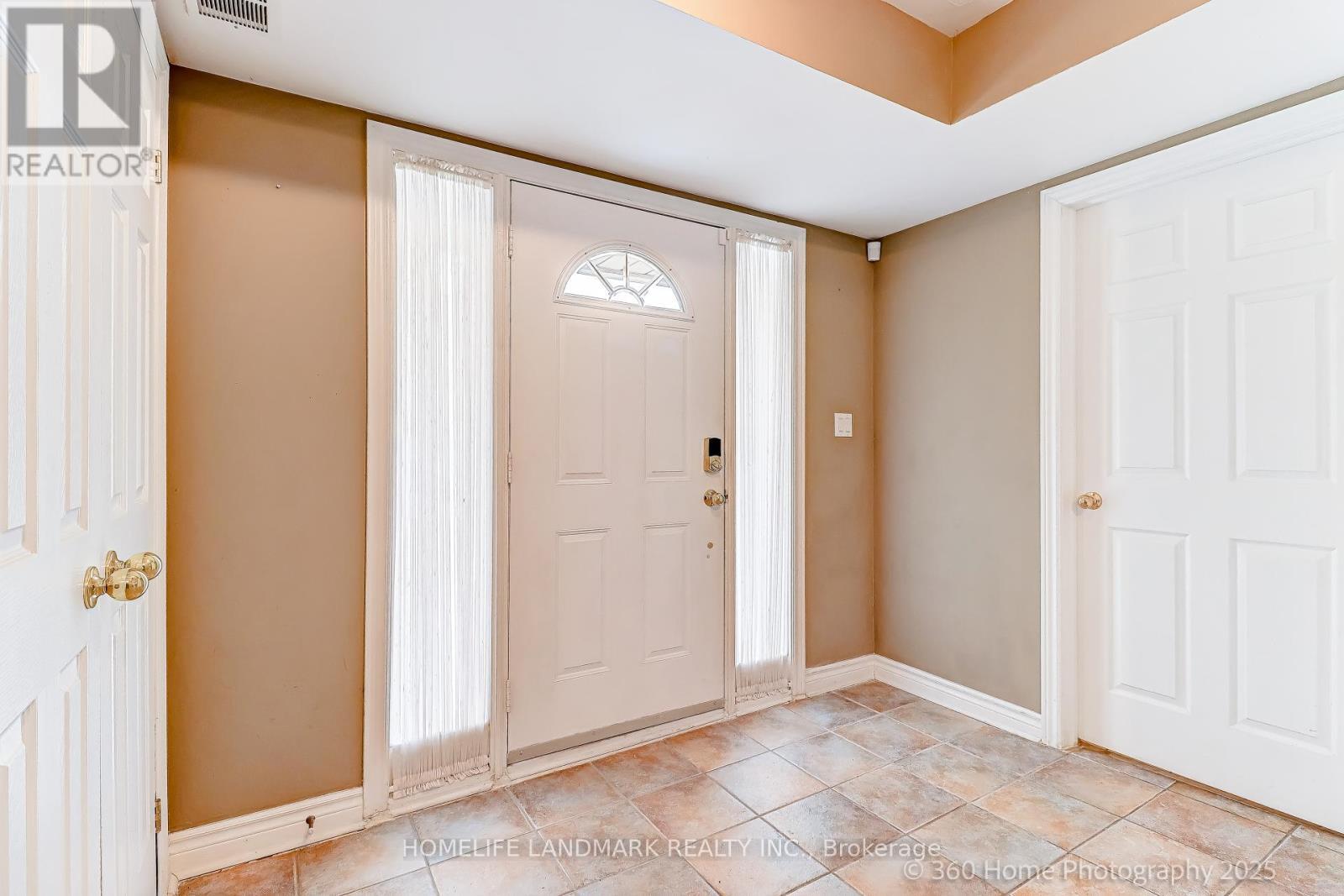 189 Leitchcroft Crescent, Markham, ON - Indoor Photo Showing Other Room