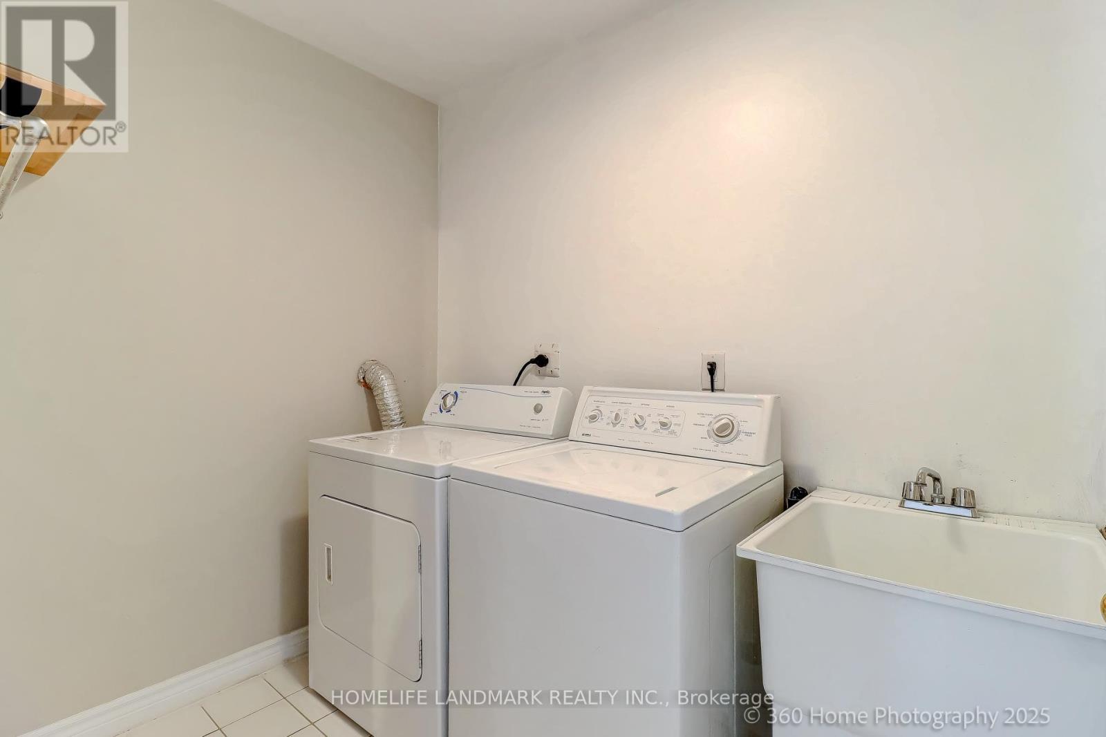189 Leitchcroft Crescent, Markham, ON - Indoor Photo Showing Laundry Room