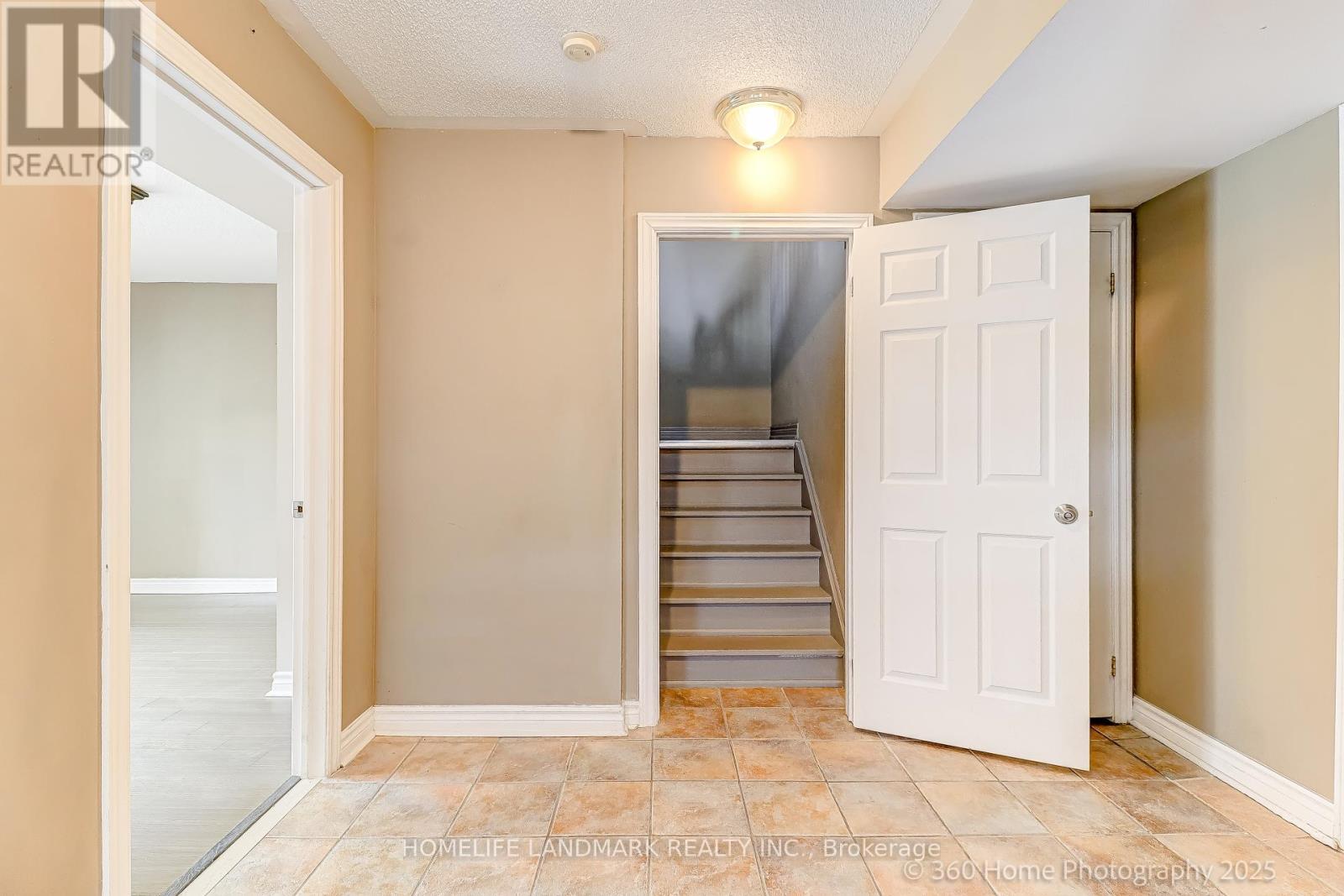 189 Leitchcroft Crescent, Markham, ON - Indoor Photo Showing Other Room