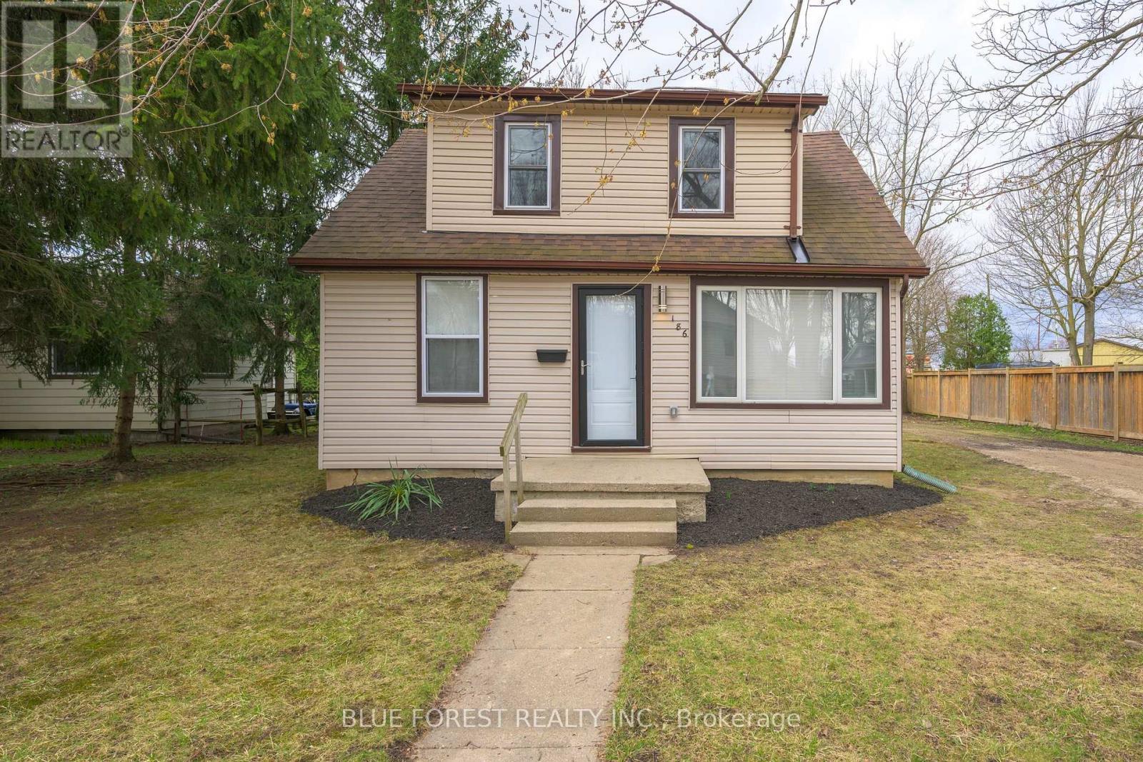 186 Victoria Street, Southwest Middlesex (Glencoe), ON - Outdoor