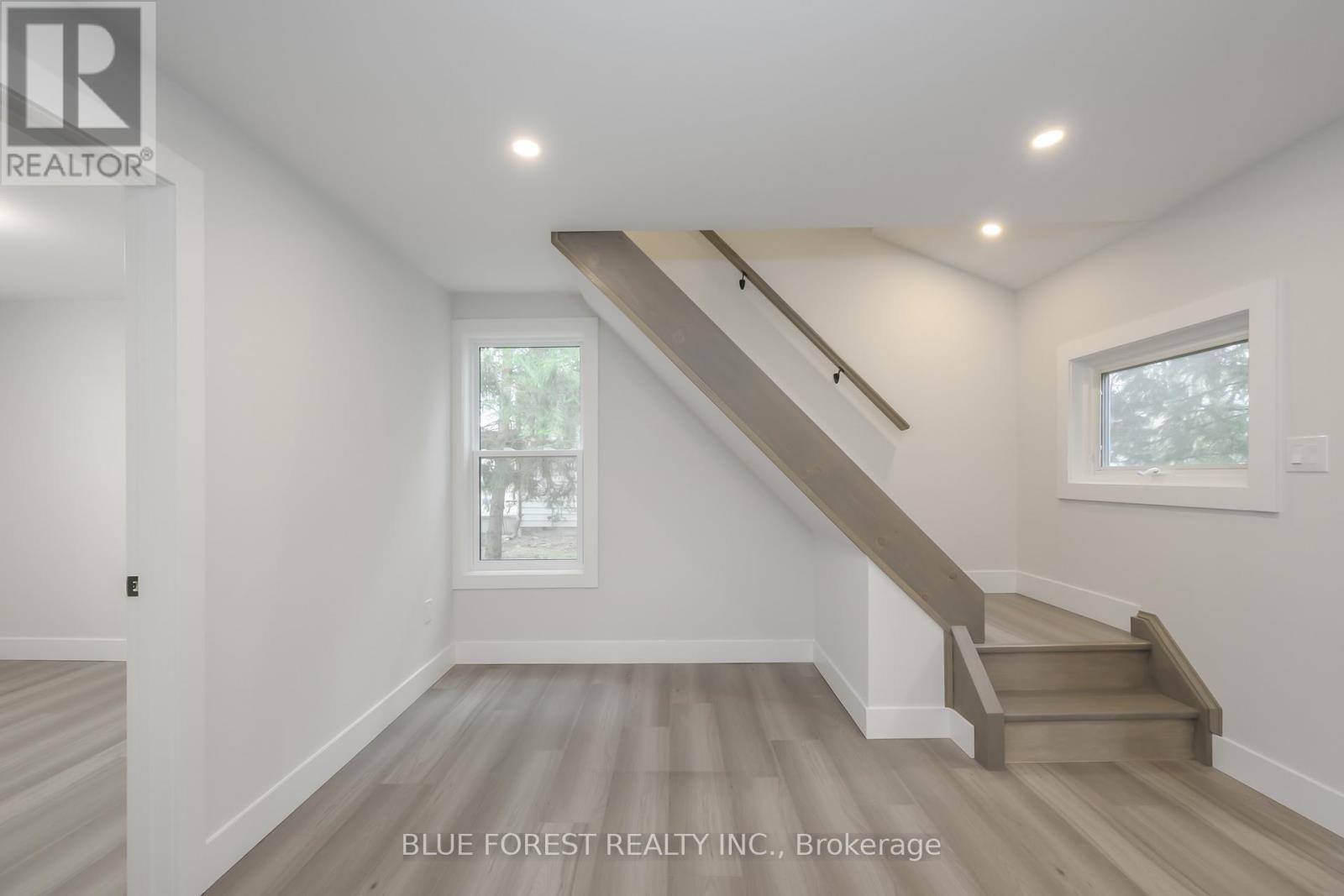 186 Victoria Street, Southwest Middlesex (Glencoe), ON - Indoor Photo Showing Other Room