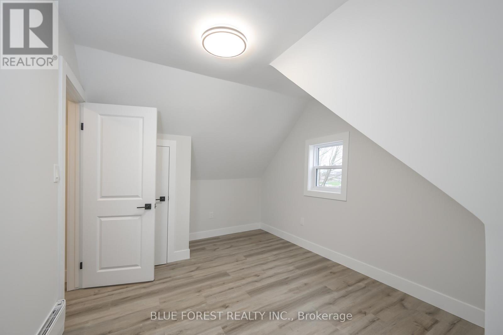 186 Victoria Street, Southwest Middlesex (Glencoe), ON - Indoor Photo Showing Other Room