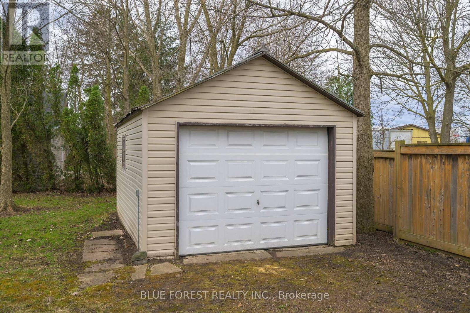 186 Victoria Street, Southwest Middlesex (Glencoe), ON - Outdoor