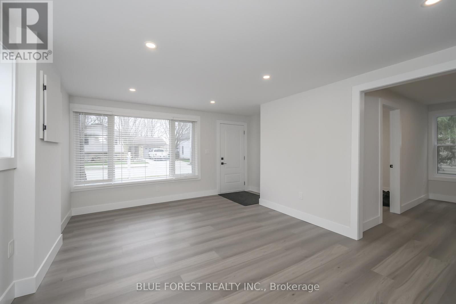 186 Victoria Street, Southwest Middlesex (Glencoe), ON - Indoor Photo Showing Other Room